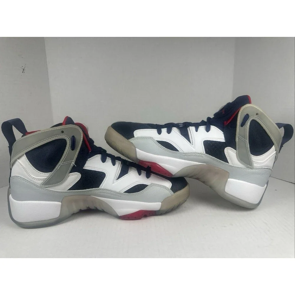 Men’s 9.5 Jordan Jumpman Two Trey sneakers White/Midnight Navy/University Red